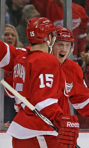 Nyquist scores 2 as Wings thwart Leafs comeback in 3rd